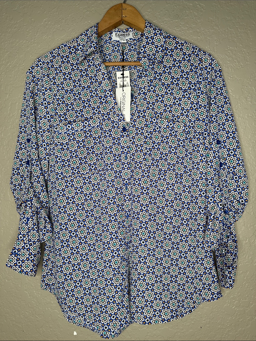 NWTs Express Portofino blouse mosaic print
